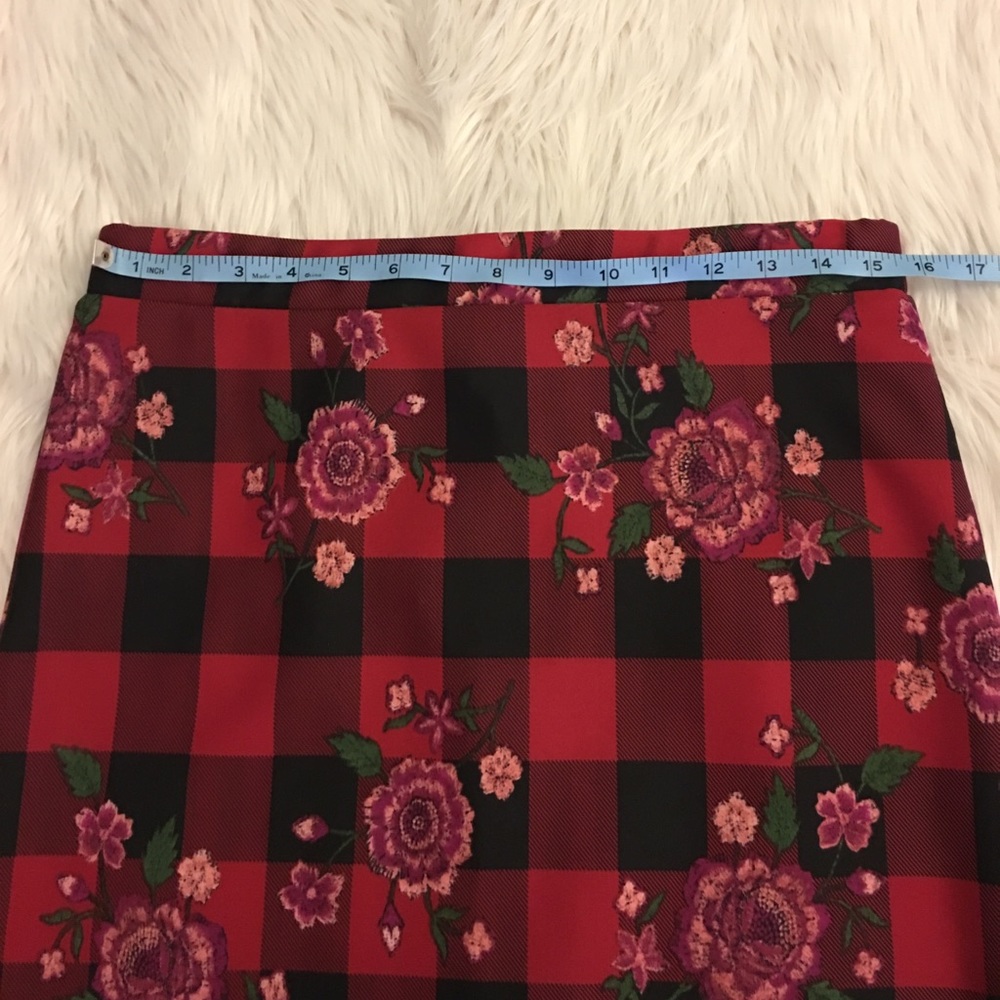 NWT | checked & floral pencil skirt - Picture 4 of 8